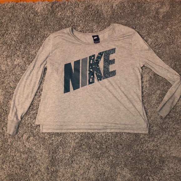 Nike Tops - Nike long sleeve shirt